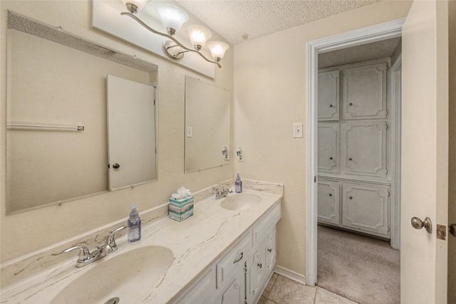 1810 Lakeside Drive, Arlington, TX 76013