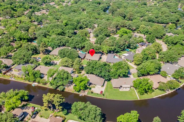 1810 Lakeside Drive, Arlington, TX 76013