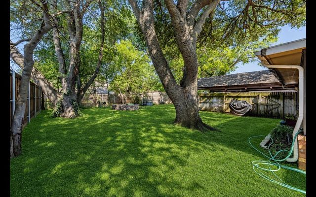1810 Lakeside Drive, Arlington, TX 76013