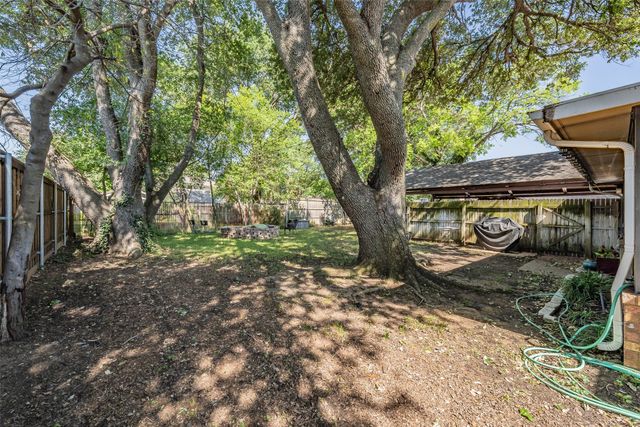 1810 Lakeside Drive, Arlington, TX 76013