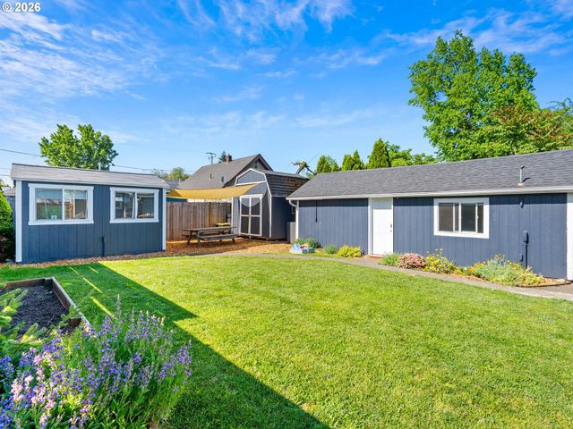 8130 Se YAMHILL St, Portland, OR 97215
