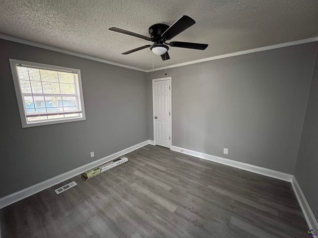 232 North Street, Gray, GA 31032