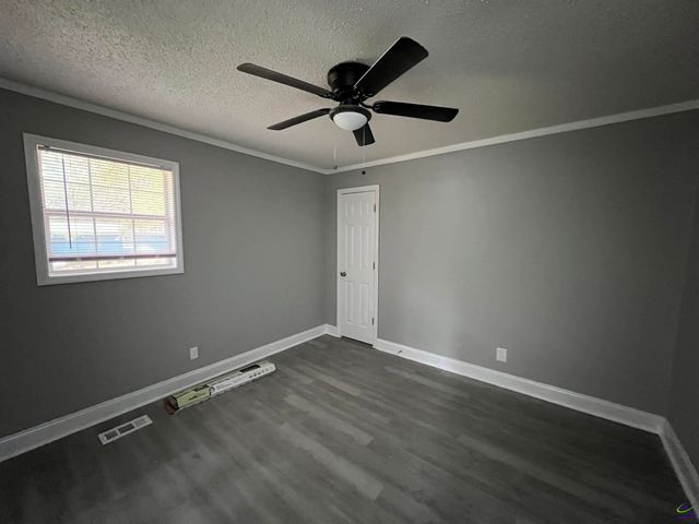 232 North Street, Gray, GA 31032