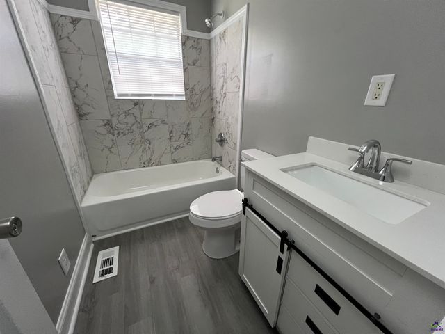 232 North Street, Gray, GA 31032