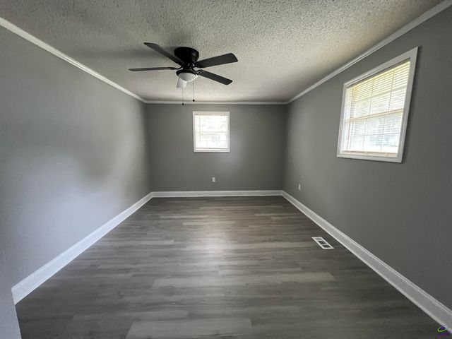 232 North Street, Gray, GA 31032