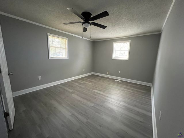 232 North Street, Gray, GA 31032