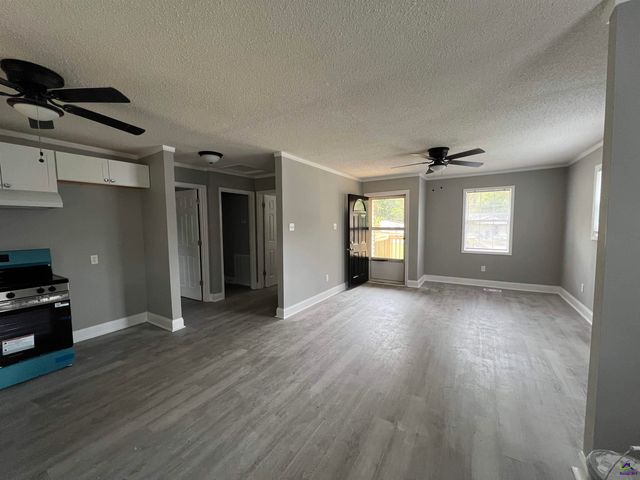 232 North Street, Gray, GA 31032