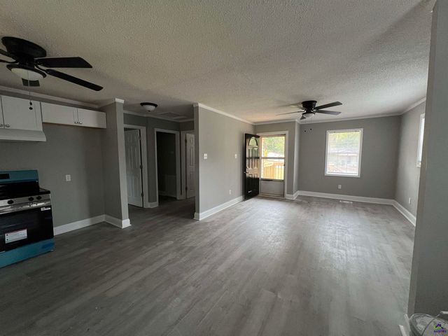 232 North Street, Gray, GA 31032