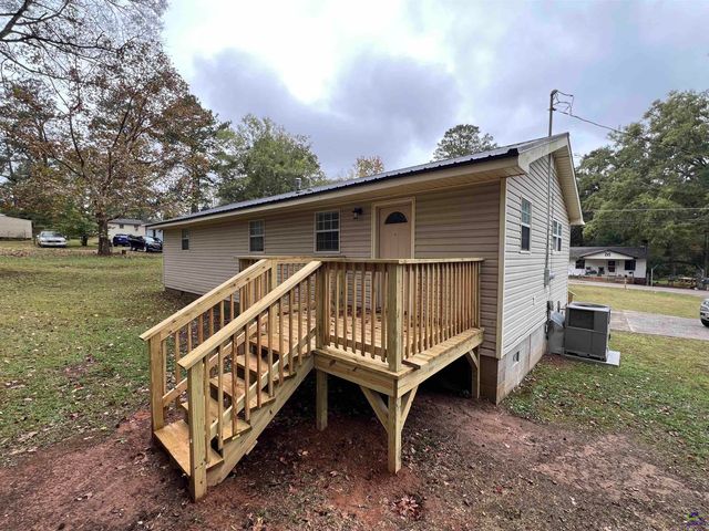 232 North Street, Gray, GA 31032