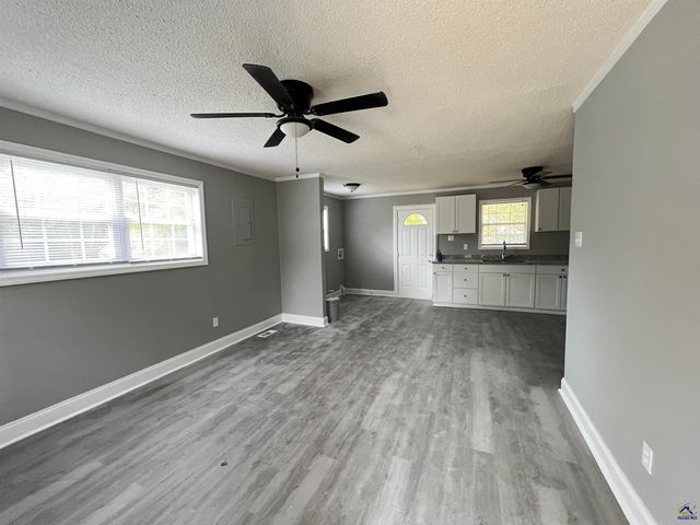 232 North Street, Gray, GA 31032