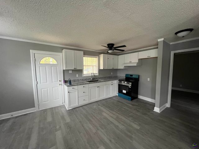 232 North Street, Gray, GA 31032