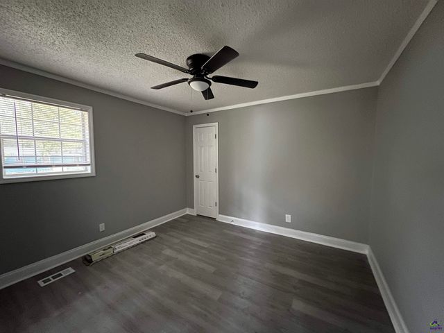 232 North Street, Gray, GA 31032