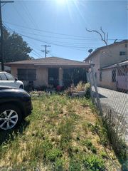 6113 Menlo, Los Angeles, CA 90044