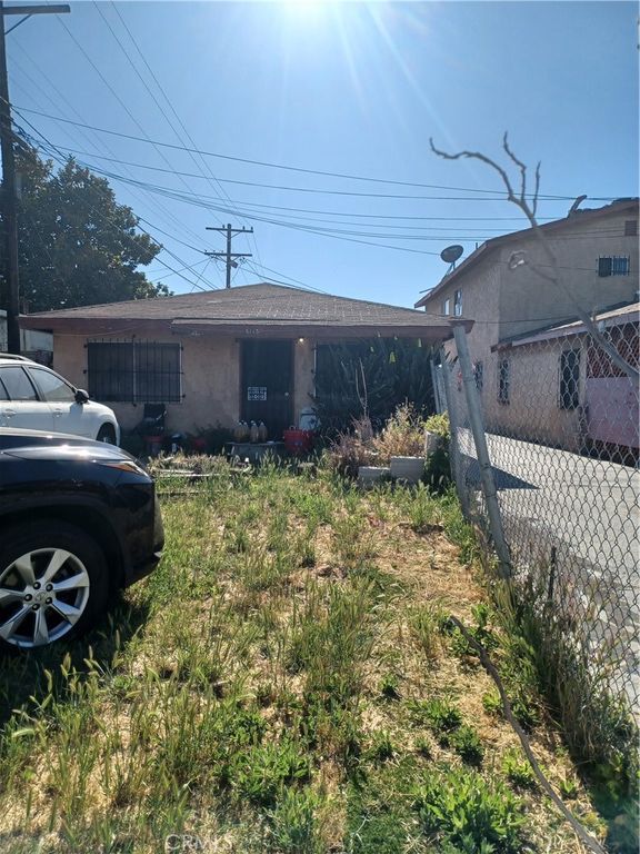 6113 Menlo, Los Angeles, CA 90044