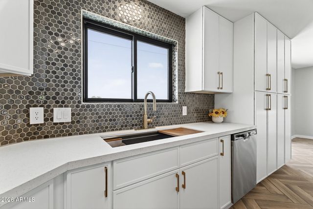 33250 N BRINLEE Lane, San Tan Valley, AZ 85143