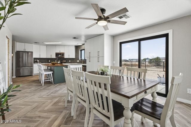 33250 N BRINLEE Lane, San Tan Valley, AZ 85143