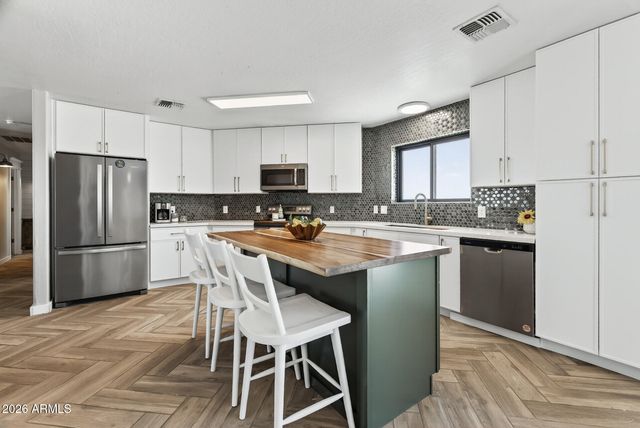 33250 N BRINLEE Lane, San Tan Valley, AZ 85143