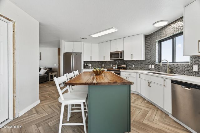 33250 N BRINLEE Lane, San Tan Valley, AZ 85143