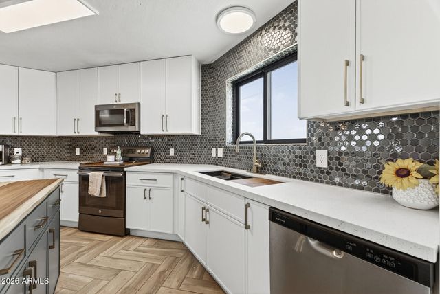 33250 N BRINLEE Lane, San Tan Valley, AZ 85143