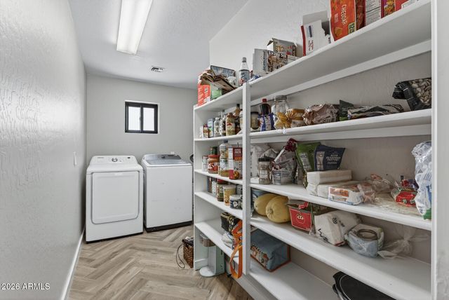 33250 N BRINLEE Lane, San Tan Valley, AZ 85143