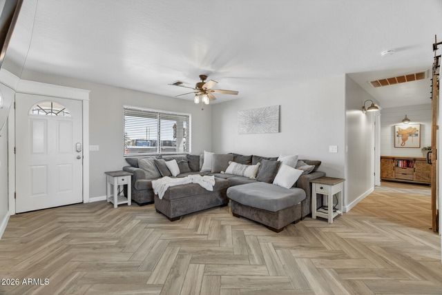 33250 N BRINLEE Lane, San Tan Valley, AZ 85143