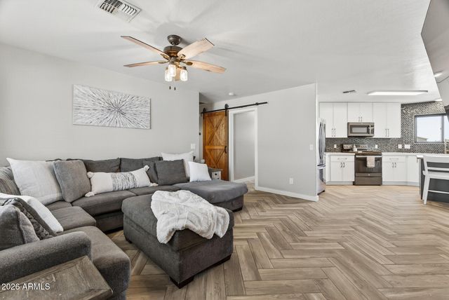 33250 N BRINLEE Lane, San Tan Valley, AZ 85143