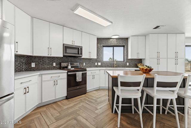 33250 N BRINLEE Lane, San Tan Valley, AZ 85143