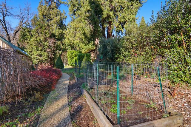 234 Bridge St, Nevada City, CA 95959