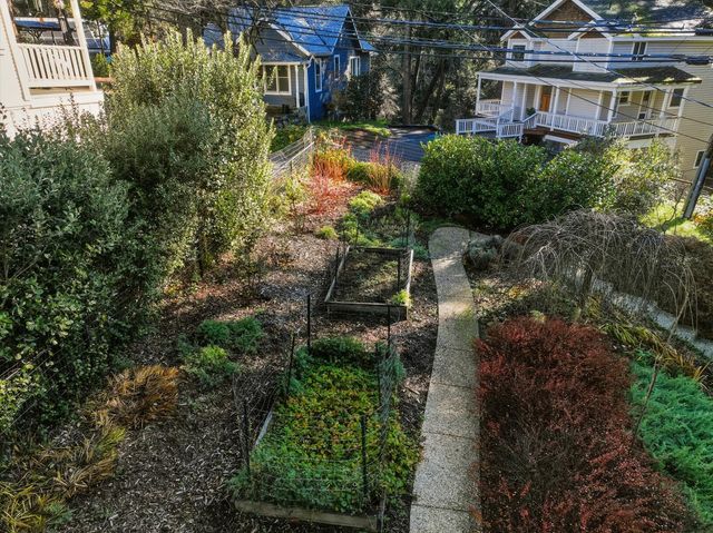 234 Bridge St, Nevada City, CA 95959