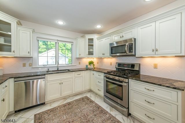 39 Essex Ave, Montclair Twp., NJ 07042