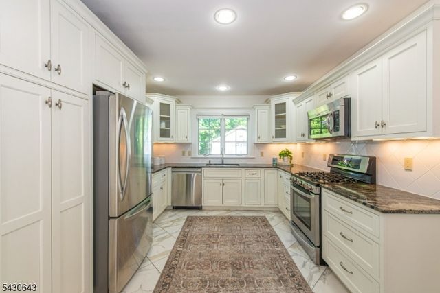 39 Essex Ave, Montclair Twp., NJ 07042
