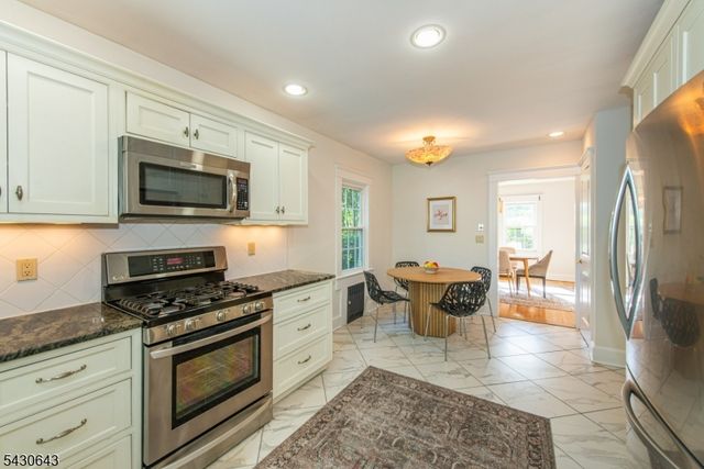 39 Essex Ave, Montclair Twp., NJ 07042