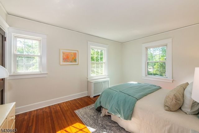 39 Essex Ave, Montclair Twp., NJ 07042