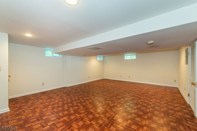 39 Essex Ave, Montclair Twp., NJ 07042