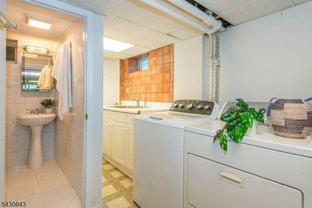 39 Essex Ave, Montclair Twp., NJ 07042