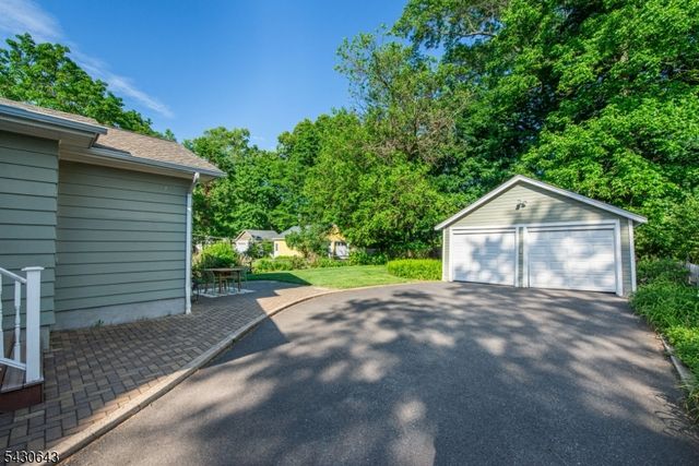 39 Essex Ave, Montclair Twp., NJ 07042