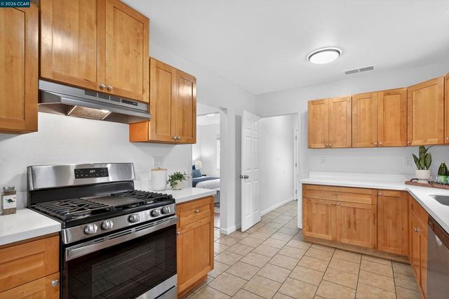 2366 Gaynor Ave, Richmond, CA 94804