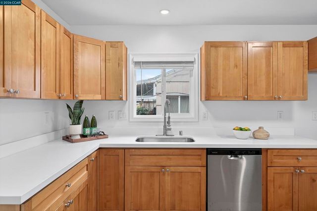 2366 Gaynor Ave, Richmond, CA 94804