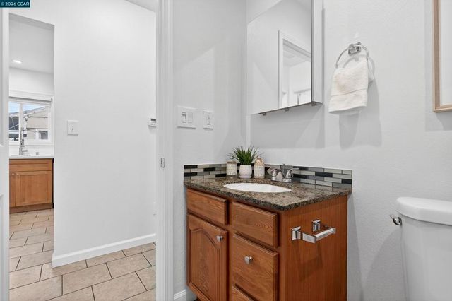 2366 Gaynor Ave, Richmond, CA 94804