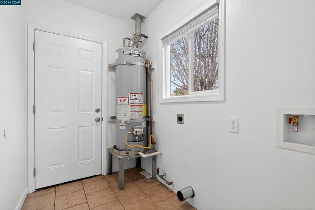 2366 Gaynor Ave, Richmond, CA 94804