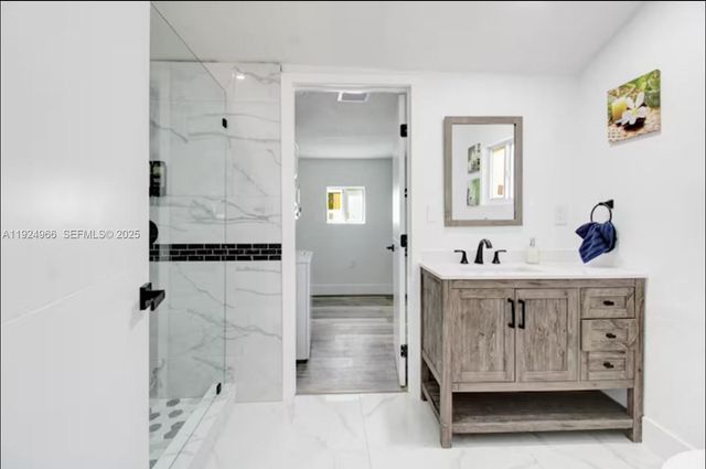 470 NE 110th St, Miami, FL 33161