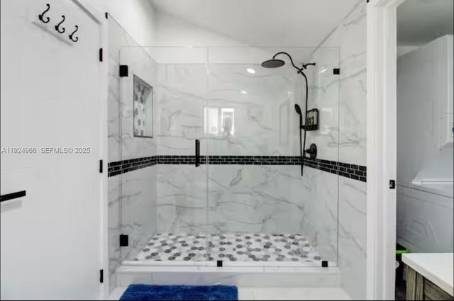 470 NE 110th St, Miami, FL 33161