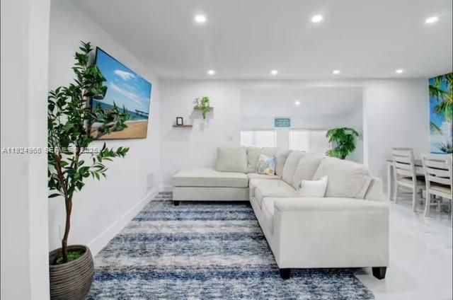 470 NE 110th St, Miami, FL 33161