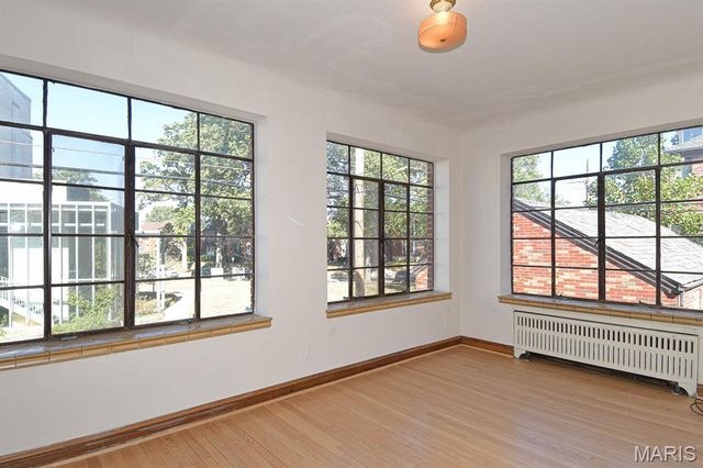 5859 Nottingham Avenue 2E, St Louis, MO 63109