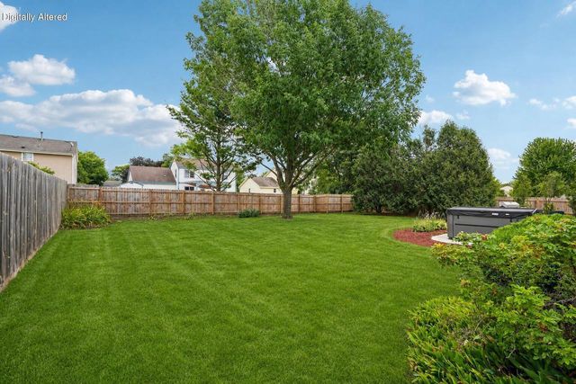 1909 Cliff-Alex COURT N, Waukesha, WI 53189