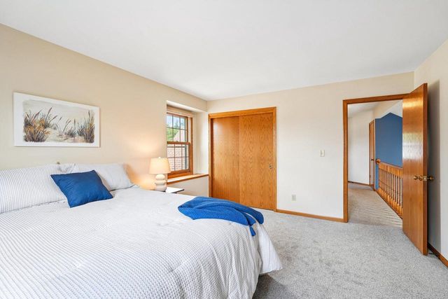 1909 Cliff-Alex COURT N, Waukesha, WI 53189