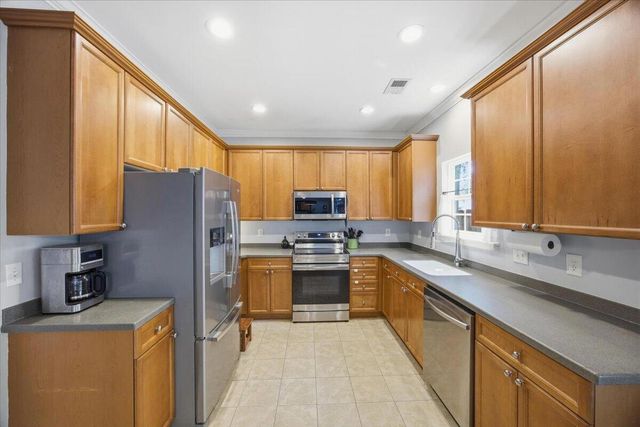 5165 Birdie Lane, Summerville, SC 29485