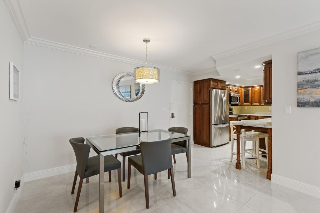 Image 12 of property listing at 3221 S Ocean Boulevard 503, Highland Beach, FL 33487