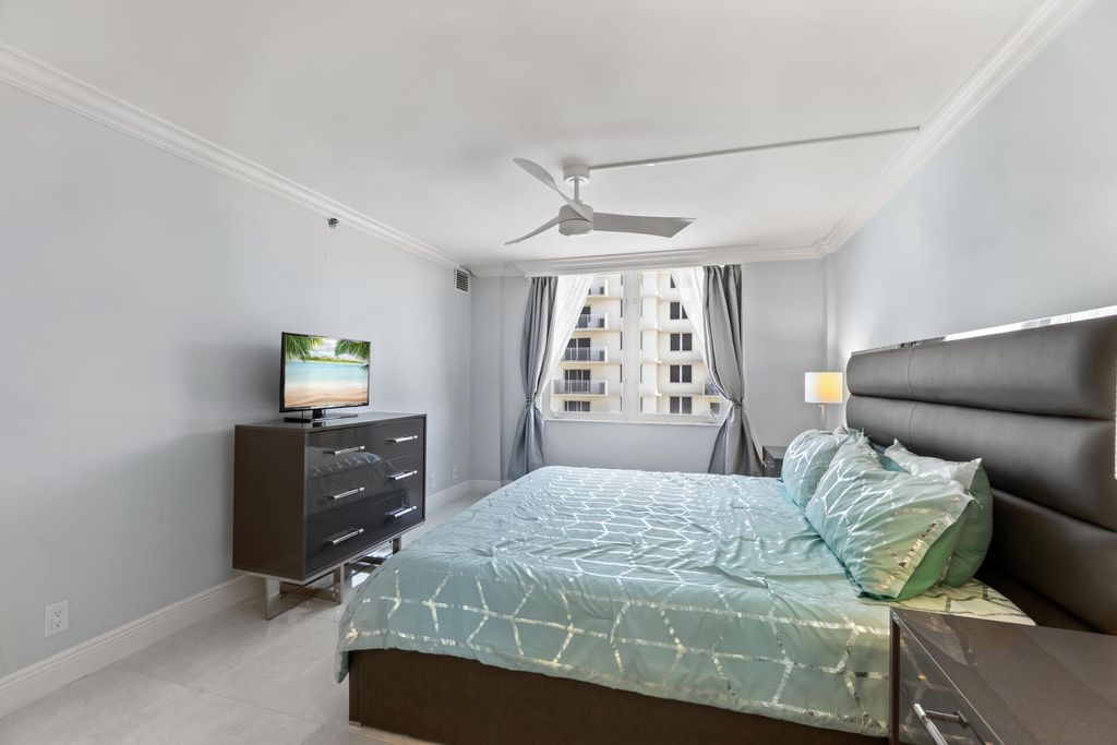 Image 27 of property listing at 3221 S Ocean Boulevard 503, Highland Beach, FL 33487