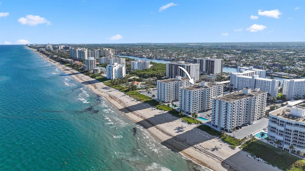 Image 4 of property listing at 3221 S Ocean Boulevard 503, Highland Beach, FL 33487